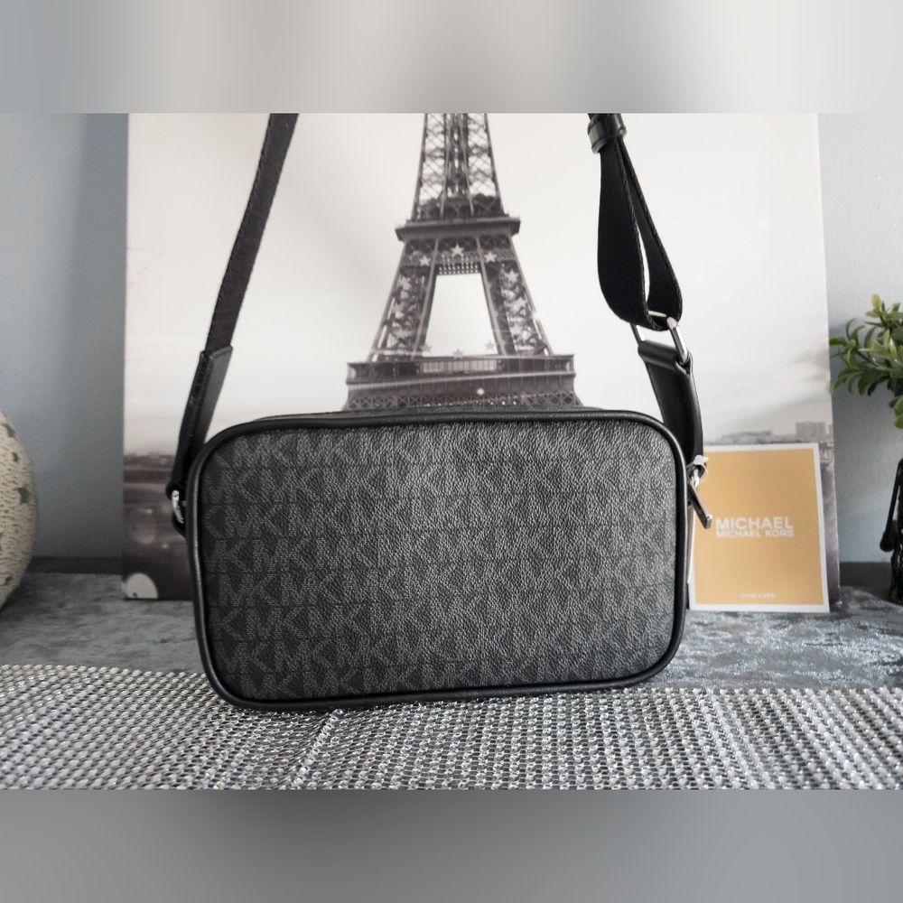 Michael Kors-NWT-Bradshaw Extra-Small Signature Logo Camera Crossbody-Black - Picture 10 of 15